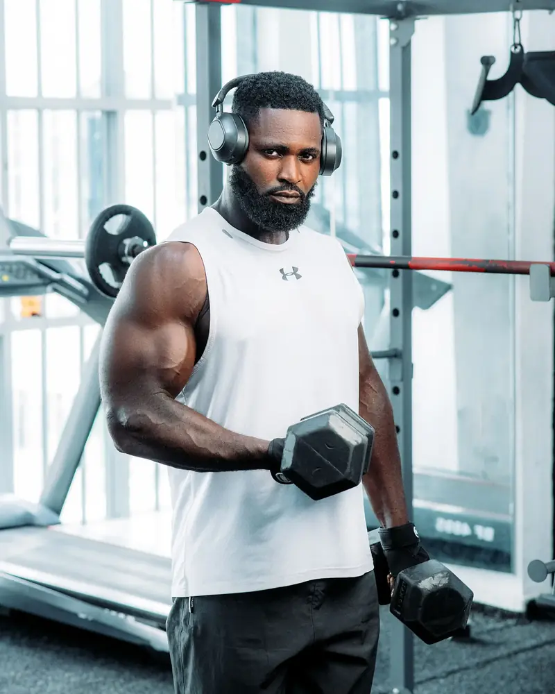 Portrait of Ije Friday, strength & fitness coach at Savfol Fitness